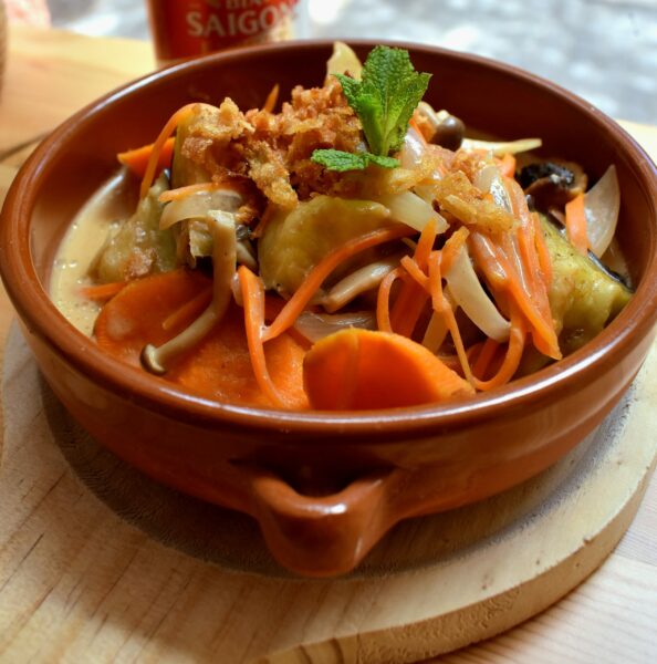 Curry vegetariano con arroz – Cơm cà ri chay